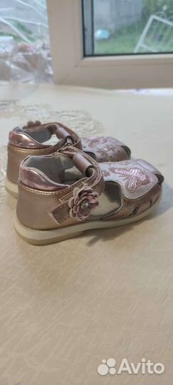 Босоножки для девочки