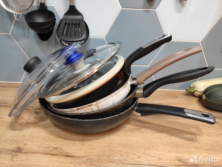 Сковороды 4шт б/у поцарапано покрытие