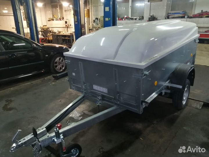 Прицеп Трейлер с пластиковой крышкой легкового