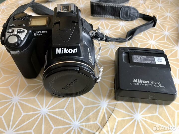 Цифровой фотоаппарат Nikon CoolPix 5700