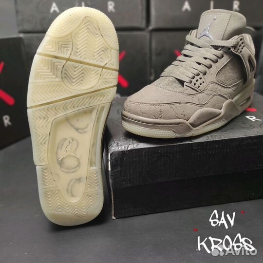 Nike air jordan 4 retro kaws