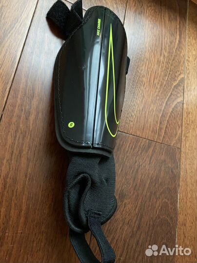 Футбольные щитки и гетры Nike рост 140-150