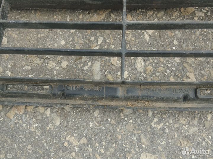 Решетка бампера Toyota Rav4 2015