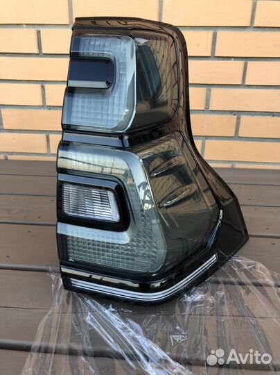 Фонарь задний Toyota Land Cruiser Prado 150 S312