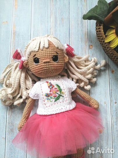 Кукла вязаная ручной работы