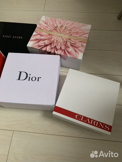 Коробки упаковочные подарочные