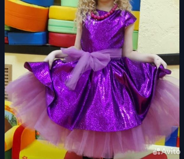 Нарядное платье для девочки б/у