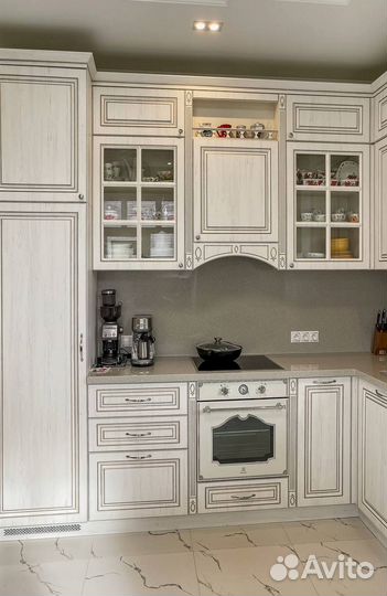 Кухонный гарнитур угловой на заказ от фабрики