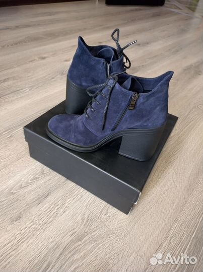 Ботильоны Reversal 40 (индиго) новые
