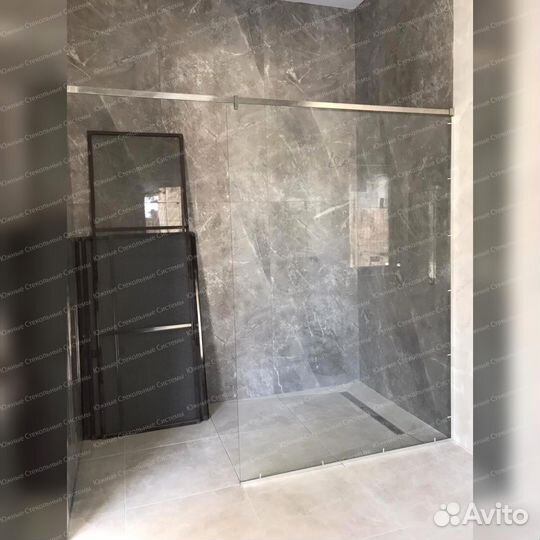 Душевая стеклянная перегородка новая