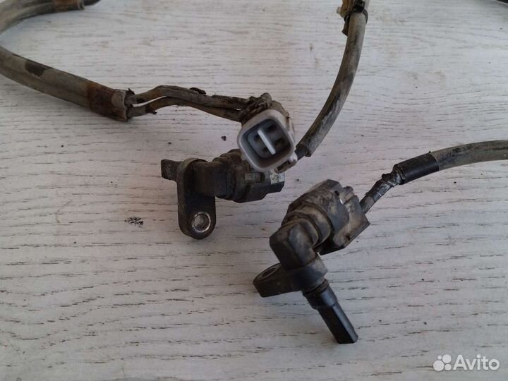 Toyota Land cruiser 200 датчик абс