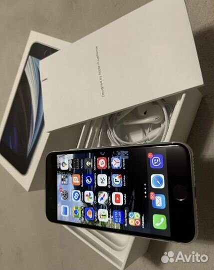 iPhone SE, 64 ГБ