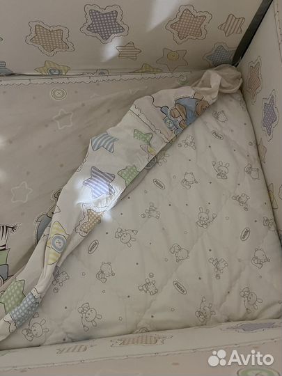 Кровать детская с маятником