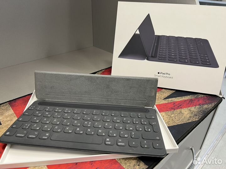 iPad pro 10.5 SMART Keyboard
