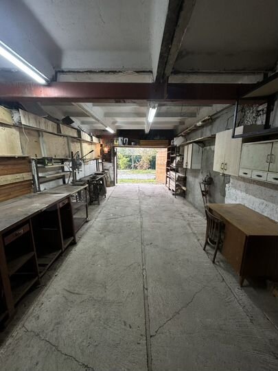 Гараж, > 30 м²