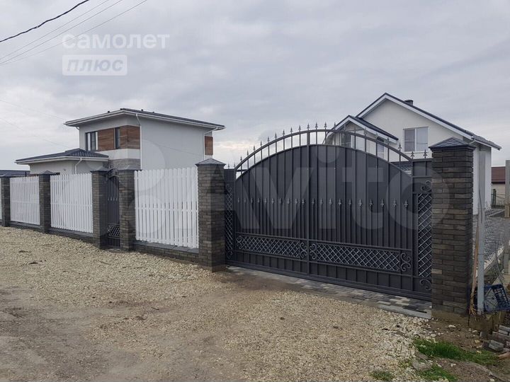 Дом 166,8 м² на участке 7,7 сот.