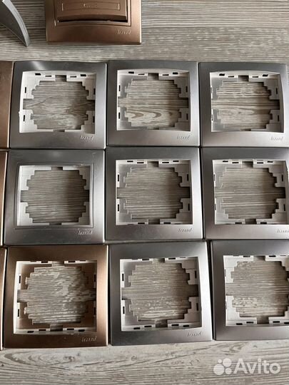 Lezard розетки, выключатель, рамки