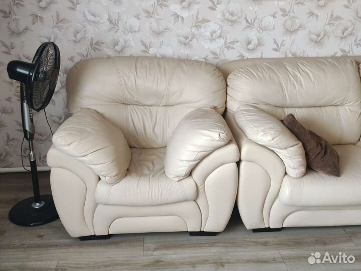 Диван кожаный угловой диван и кресло бу