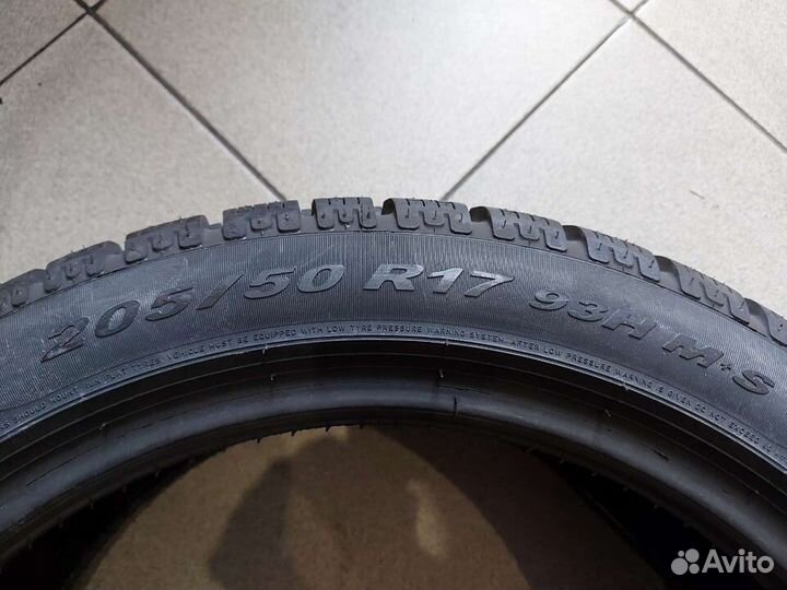 Pirelli Winter Sottozero Serie II 205/50 R17 93H