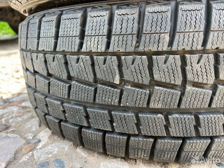 Dunlop Winter Maxx WM01 215/45 R17