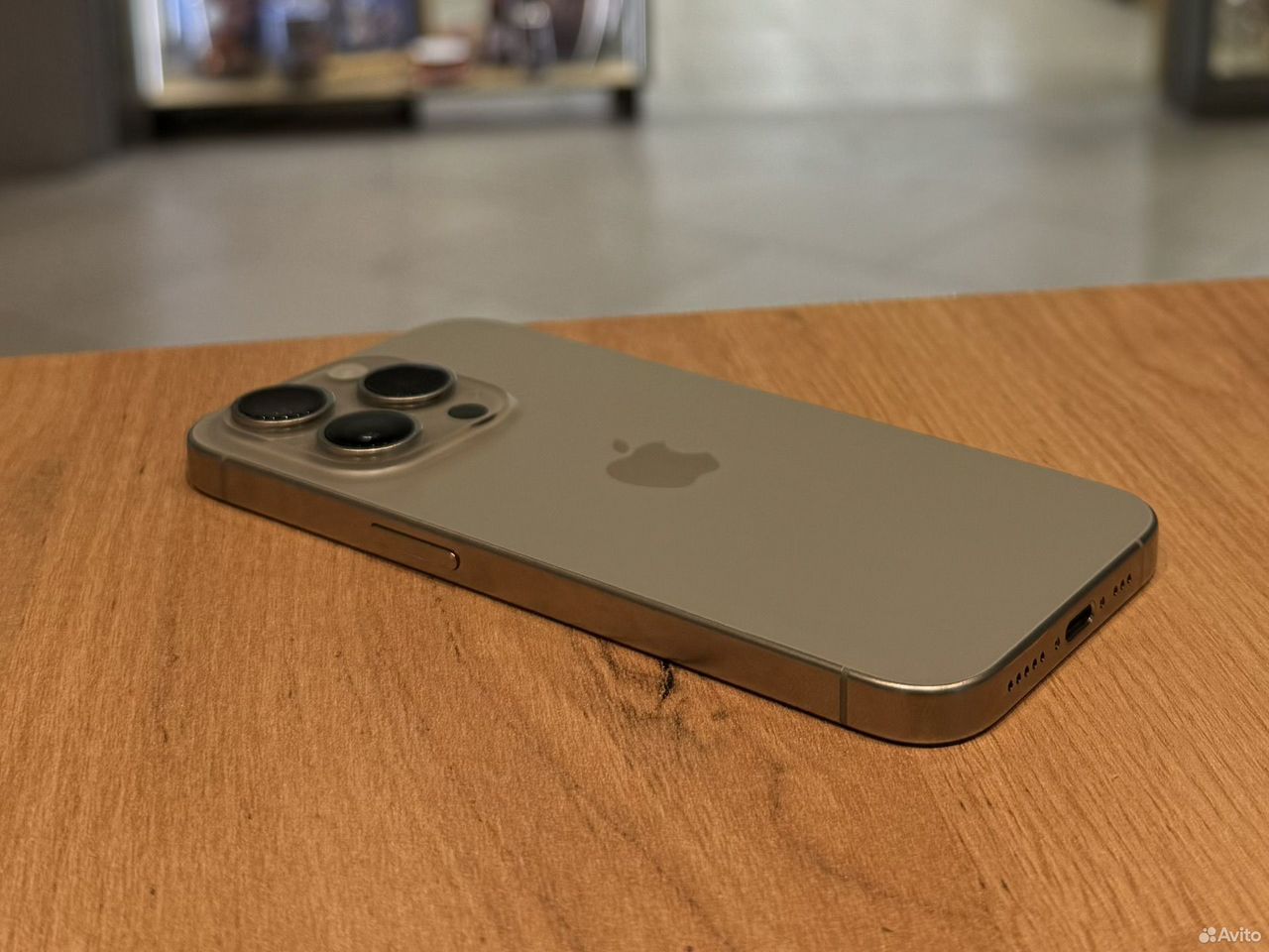 iPhone 15 Pro, 256 ГБ, SIM + eSIM