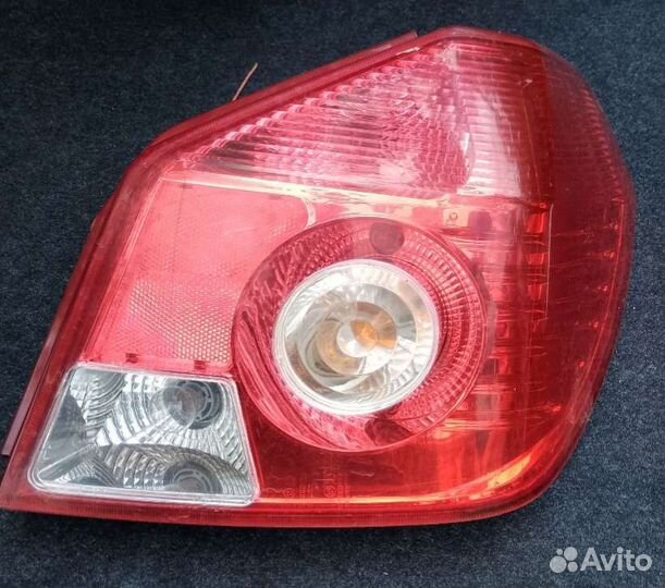 Задняя правая фара на Geely MK Cross