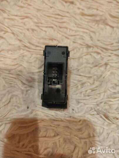 Кнопка аварийной сигнализации Skoda Octavia A7