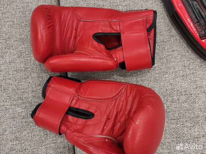 Боксерские перчатки 8oz и лапы