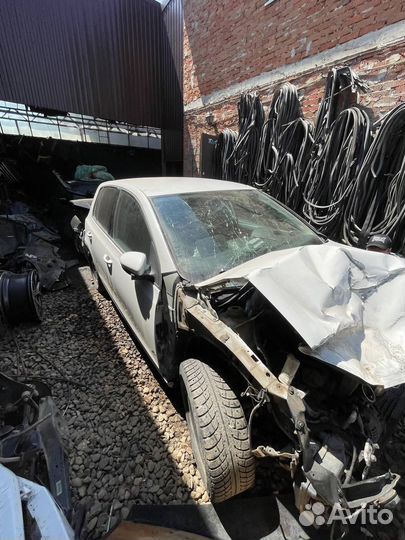 Volkswagen Golf 6 1.4 caxa DSG7 dq200