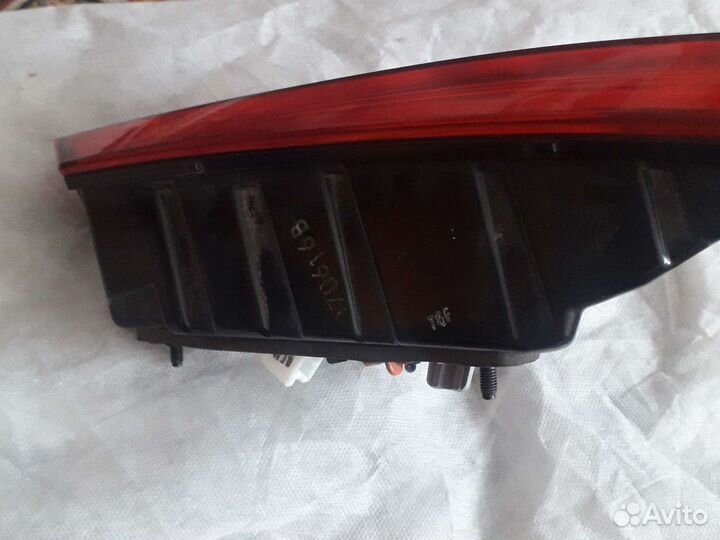 Kia Rio 4 фонарь левый в крышку багажника оригинал