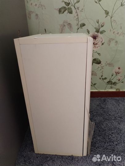 Шкаф с зеркалом в ванную новое