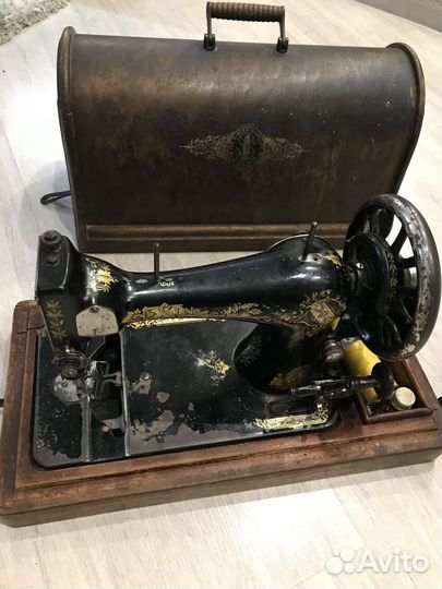 Швейная машина Singer