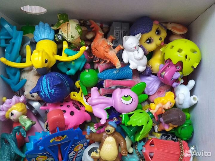 Игрушки мелкие Киндер и другие