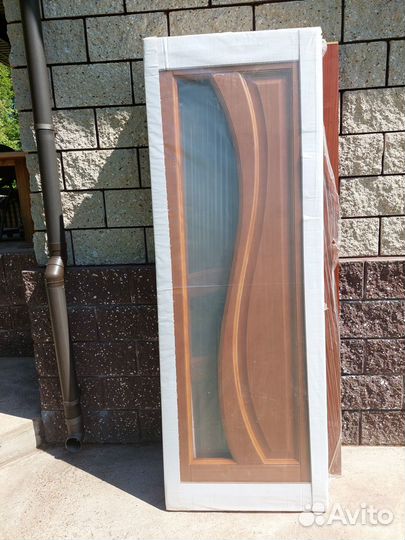 Продаются новые двери с натуральным шпоном