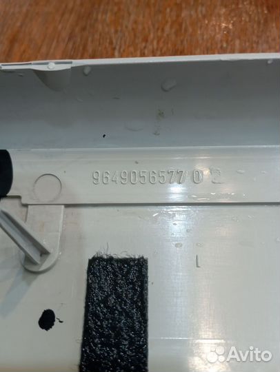 Продам крышку стоп-сигнала Пежо 407