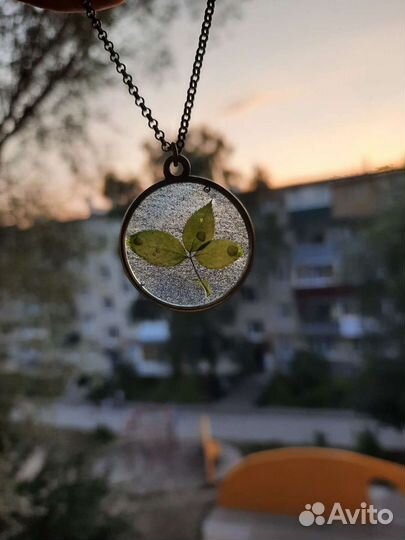 Кулоны и подвески