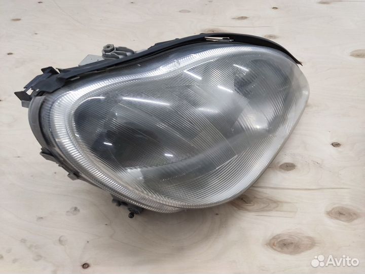Mercedes benz W220 фара правая xenon