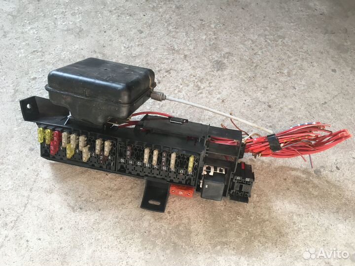 Блок предохранителей Mercedes W210 (3920)