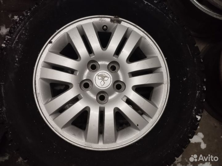 Комплект литых дисков c шинами 16