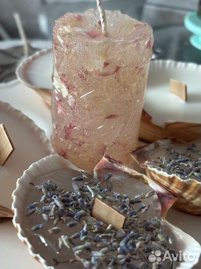 Гелевая свеча с декором