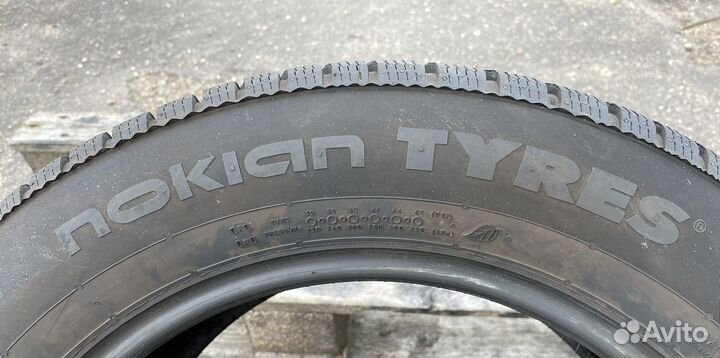 Nokian Tyres WR Snowproof P 235/55 R17