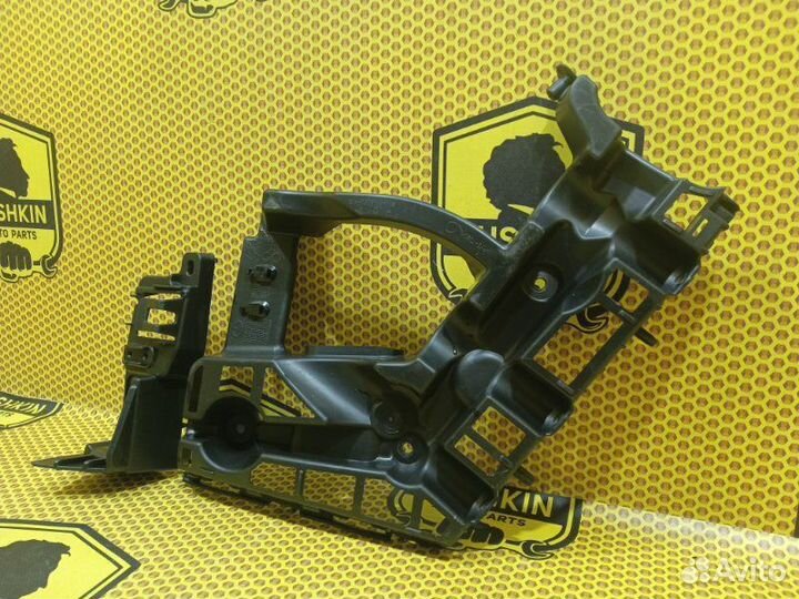 Кронштейн бампера задний левый Renault Espace JR