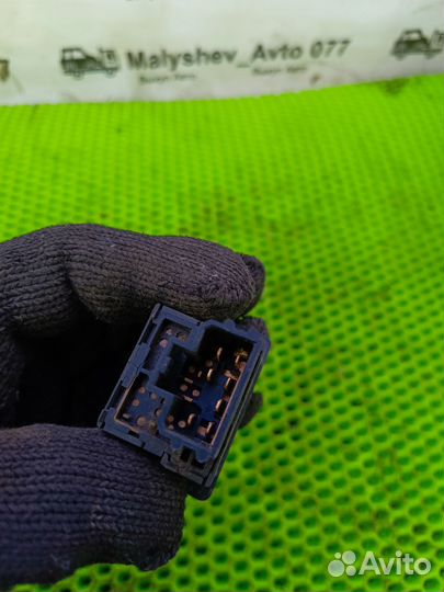 Блок управления зеркалами Nissan Terrano WD21