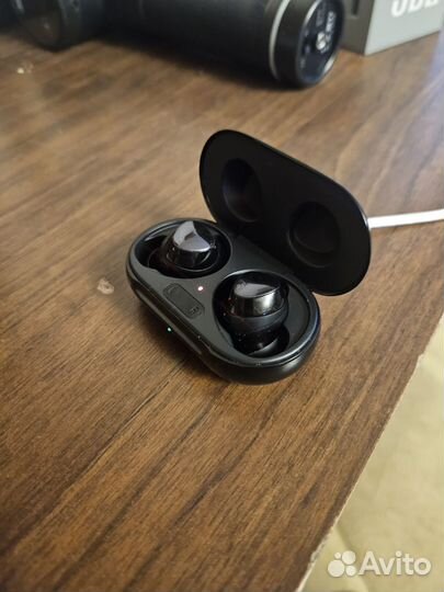 Беспроводные наушники samsung buds plus