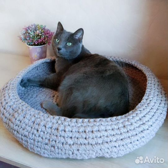 Вязаная лежанка для котика или небольшой собачки