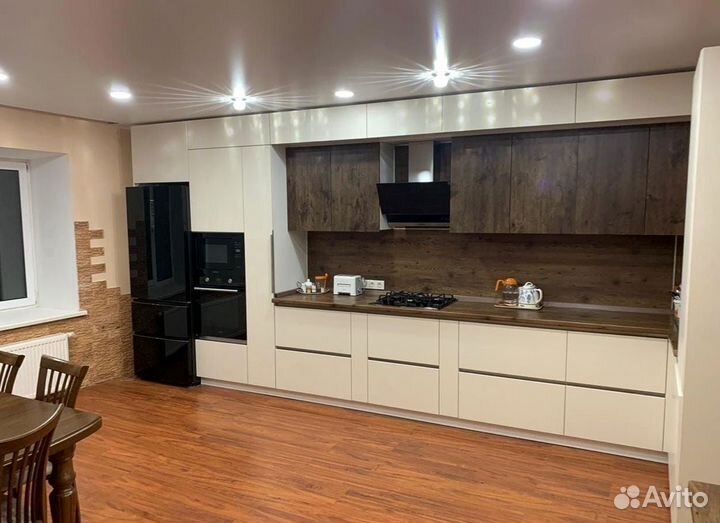 Угловая кухня с мдф фасадами в Ялте