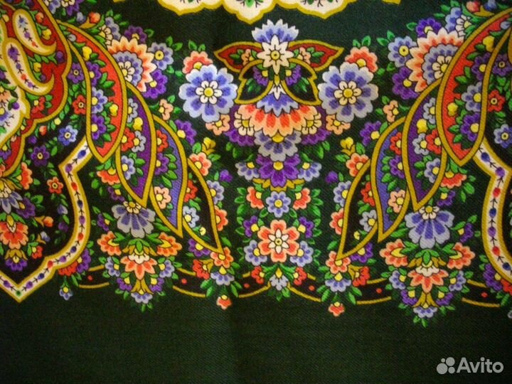 Павловопосадская шаль и платок