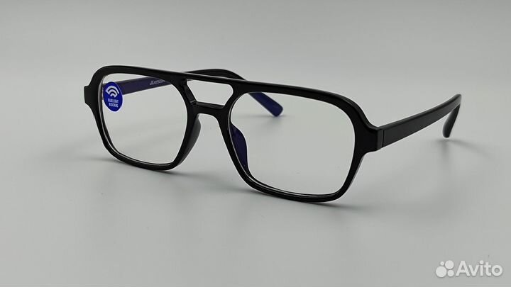 Очки чёрные имиджевые от лучей