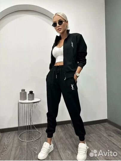 Костюм спортивный женский