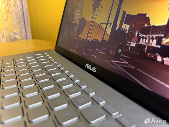 Легкий рабочий Asus / Intel Core i7 / SSD